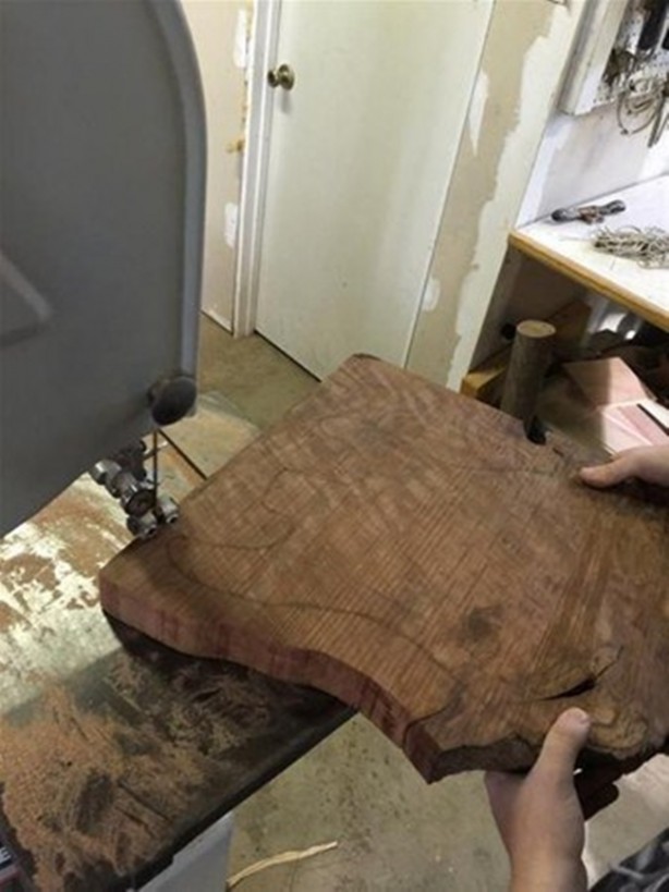 Foto - Tahta parçasını öyle bir değerlendirdi ki!