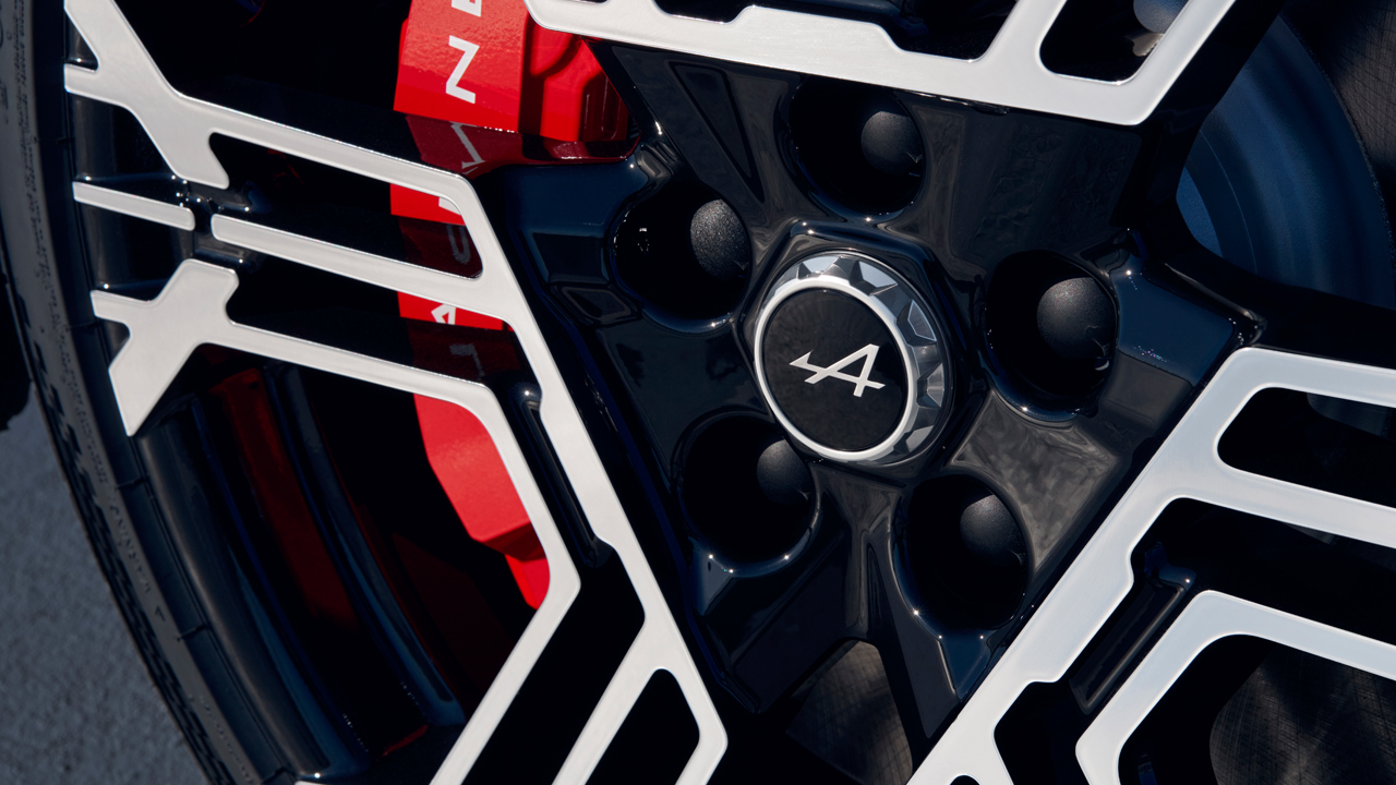 Foto - "Takım Elbiseli Yarış Otomobili" 2026’da Türkiye’de! Alpine A390’ın dünya lansmanı yapıldı! İşte özellikleri