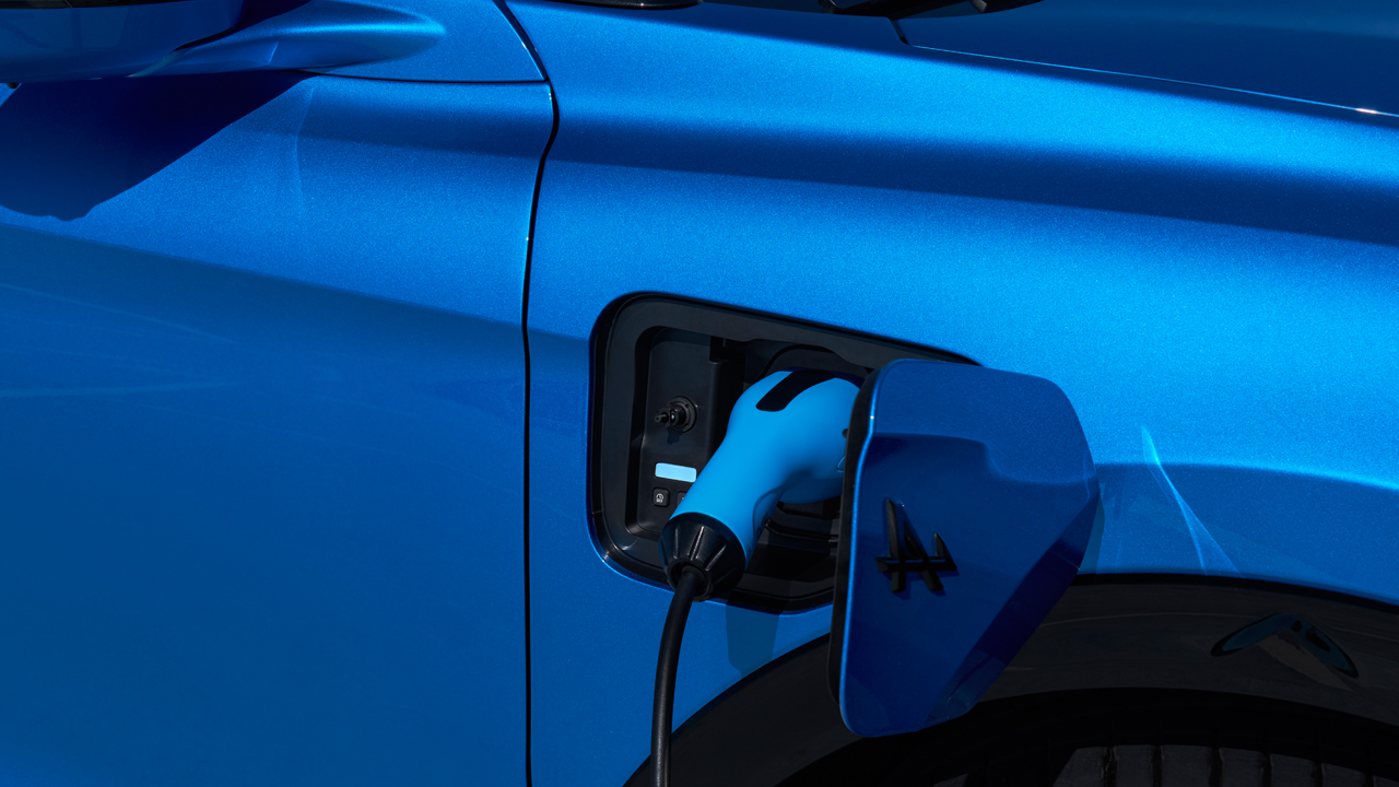 Foto - "Takım Elbiseli Yarış Otomobili" 2026’da Türkiye’de! Alpine A390’ın dünya lansmanı yapıldı! İşte özellikleri