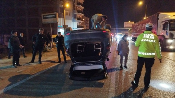 Foto - Takla atan araçtan sağ çıkıp kayıplara karıştılar!