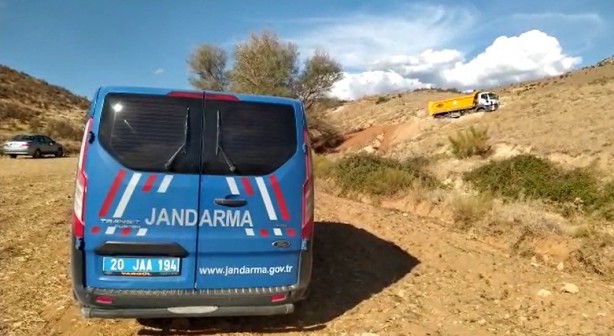 Foto - Takla atan kepçenin altında kalan operatör hayatını kaybetti