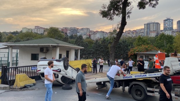 Foto - Takla atan otomobil Emniyet Müdürlüğü'nün önüne uçtu!