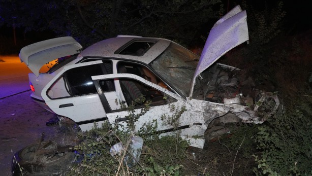 Foto - Takla atan otomobil hurdaya döndü: 2 yaralı