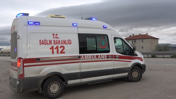 Foto - Takla atan otomobil ters döndü: Yaralılar var