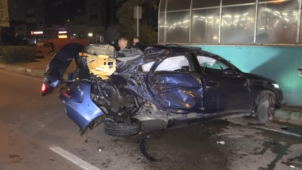 Foto - Takla atan otomobilden fırlayan kadın öldü