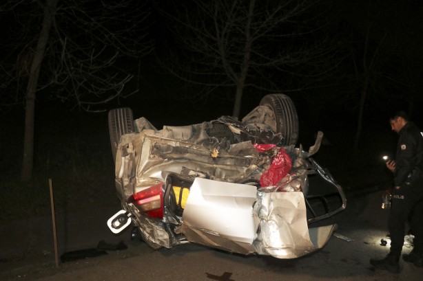 Foto - Takla atan otomobilin sürücüsü yaralandı