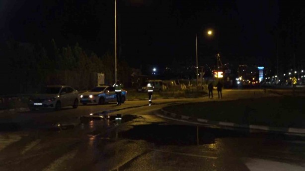 Foto - Takla atıp alev topuna döndü! Araçtan sağ çıktı, yaptığı şaşırttı