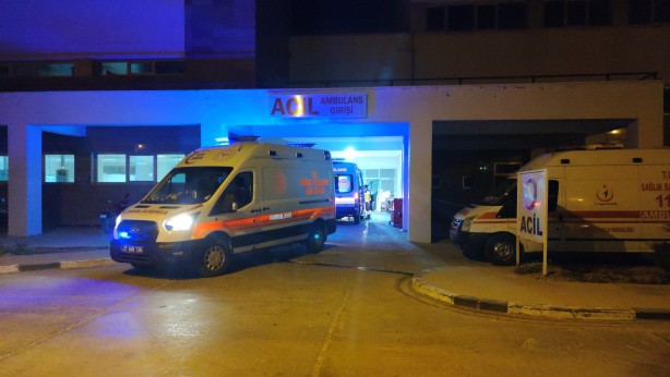 Foto - Taklalar atan otomobil eve çarparak durabildi: 1 ölü, 1 yaralı