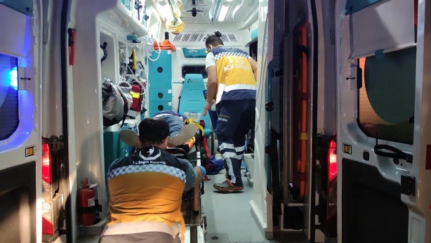 Foto - Taklalar atan otomobil eve çarparak durabildi: 1 ölü, 1 yaralı