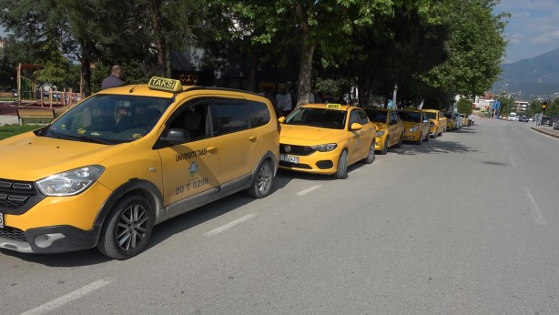 Taksici 5 yerinden bıçaklandı, meslektaşları kontak kapattı! 'Çalışmıyoruz'