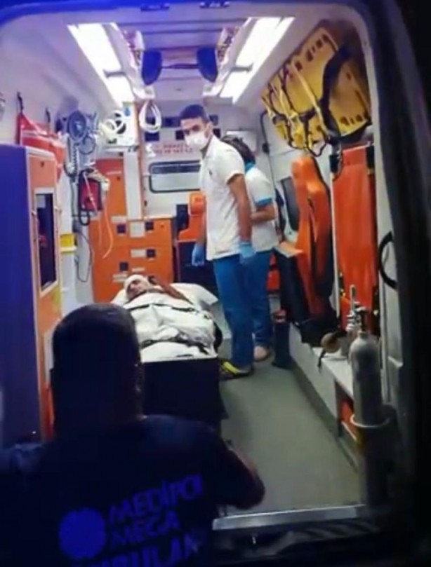 Foto - Taksicinin boğazını kesti!