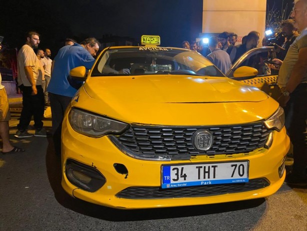 Foto - Taksicinin boğazını kesti!