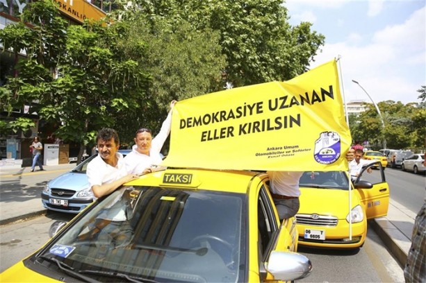 Foto - Taksiler de demokrasi nöbetinde