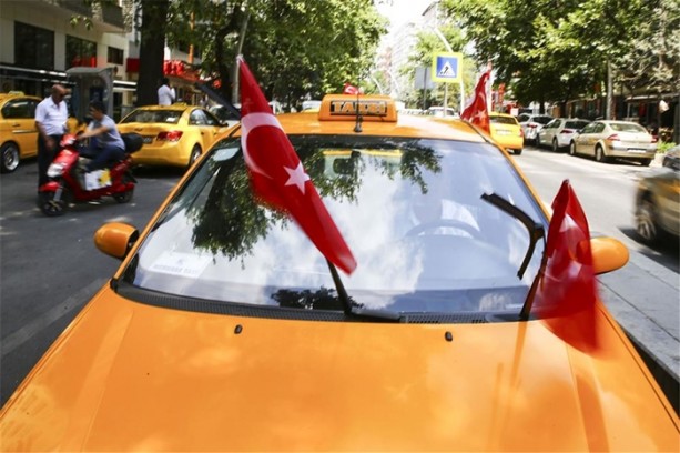 Foto - Taksiler de demokrasi nöbetinde