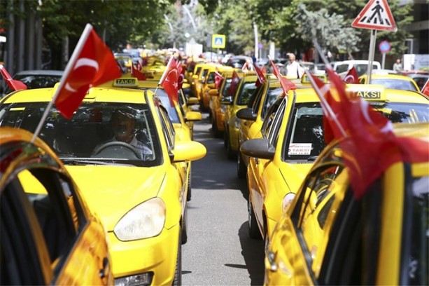 Foto - Taksiler de demokrasi nöbetinde