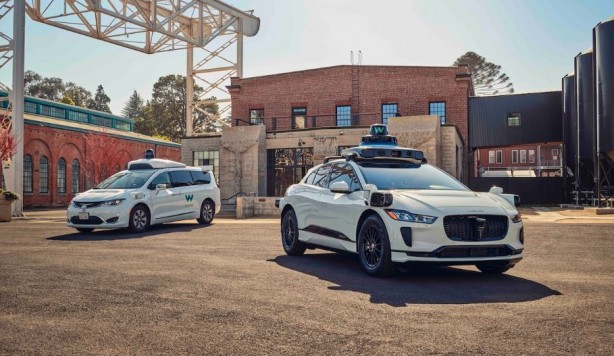 Foto - Taksilerin sonu mu geliyor? Waymo, robotaksileri rekor kırdı