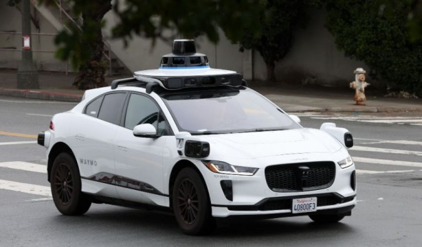 Foto - Taksilerin sonu mu geliyor? Waymo, robotaksileri rekor kırdı