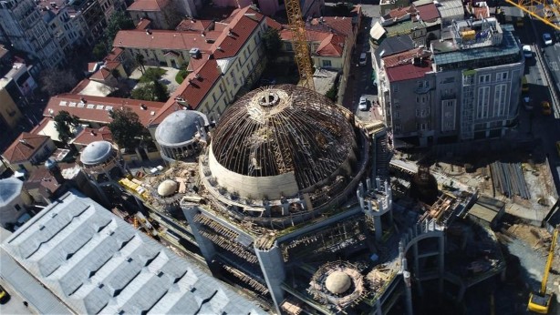 Foto - Taksim Camii'nde sona doğru