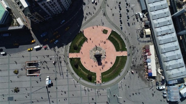 Foto - Taksim Camii'nde sona doğru