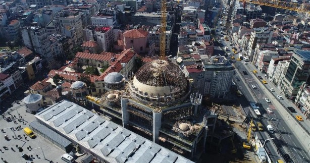 Taksim Camii'nde sona doğru