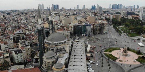 Taksim Camii'nin şerefesi göründü
