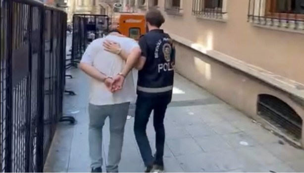 Foto - Taksim Meydanı’nda "zincirleme kapkaç"