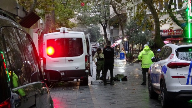 Taksim'de 'bomba' paniği! Ekipler sevk edildi
