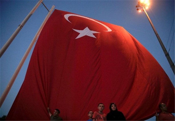 Foto - Taksim'de fotoğraf çekilmek isterken...