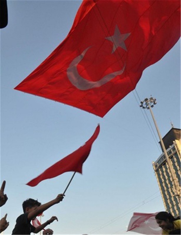 Foto - Taksim'de fotoğraf çekilmek isterken...