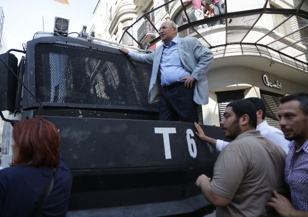 Foto - Taksim'deki ürküten yürüyüşten kareler