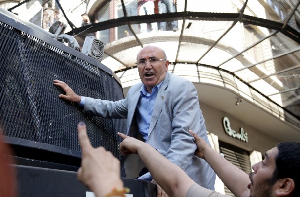 Foto - Taksim'deki ürküten yürüyüşten kareler