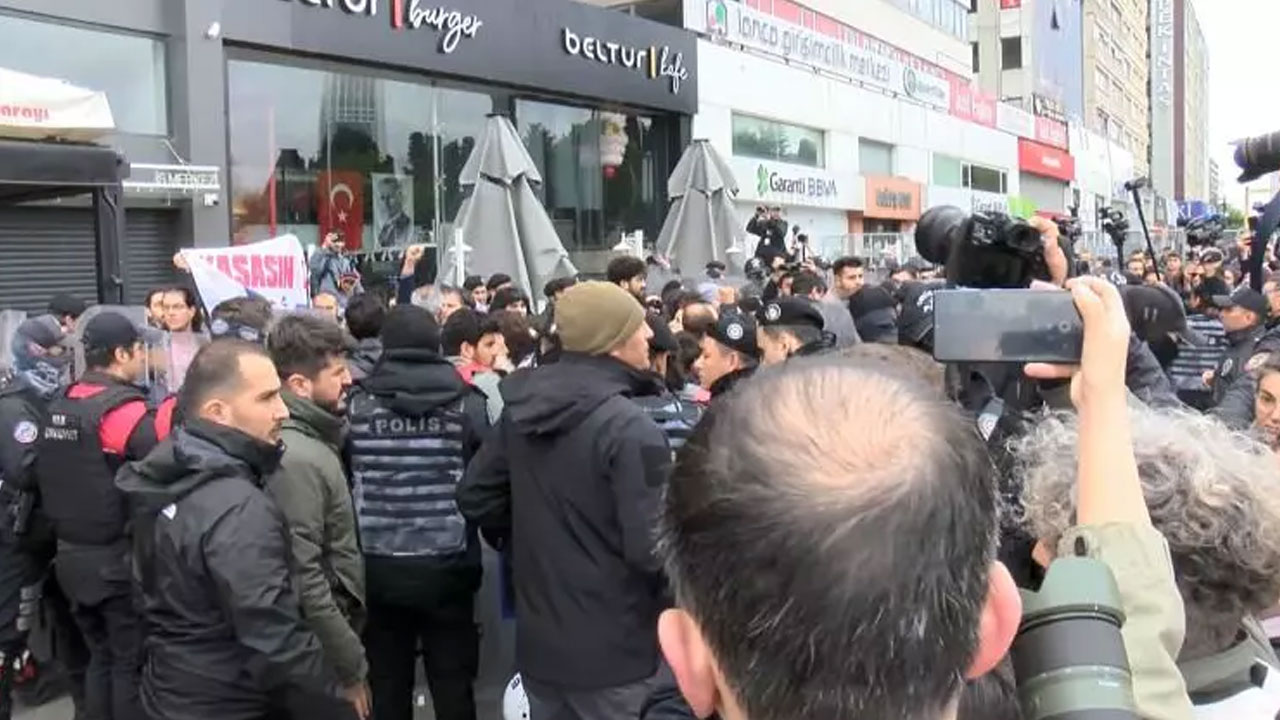 Foto - Taksim’e yürümek isteyen gruba müdahale! 1 Mayıs provokatörleri iş başında