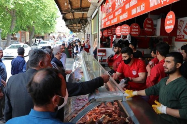 Foto - Talep resmen patladı! Metrelerce kuyruk oluştu