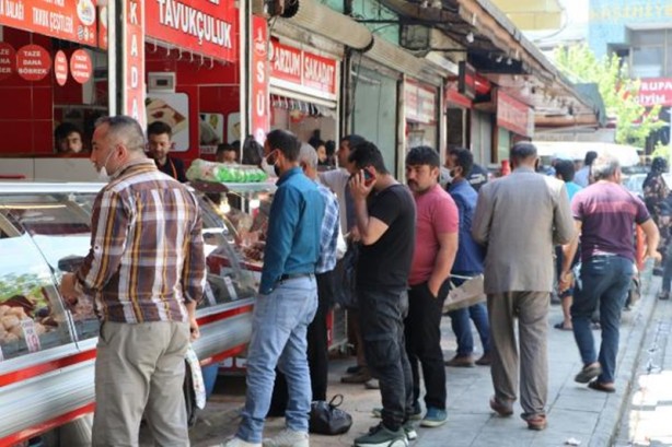 Foto - Talep resmen patladı! Metrelerce kuyruk oluştu