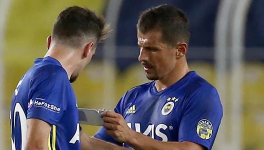 Foto - Talep üzerine yeniden başladılar: Bomba uyarısı gibi patladı resmen: Fenerbahçe’de kaptanlık yapan ismin haline bak…