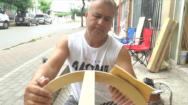 Taleplere yetişmekte zorlanıyor! Küçücük atölyeden dünyaya açıldı