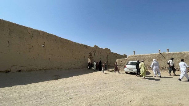 Foto - Taliban nasıl kuruldu? Dünya medyasında ilk kez… ‘Bir din alimi yanıma gelerek…’