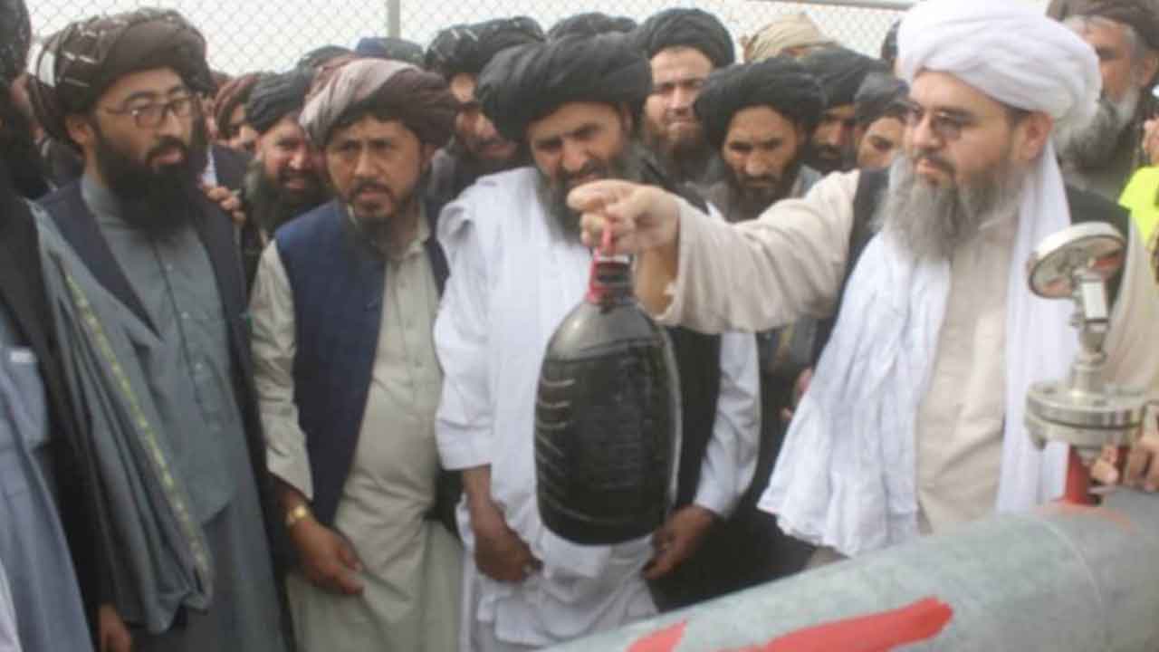 Taliban petrol bombasını patlattı! Herkes şaşkın