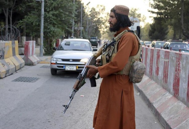 Foto - Taliban’dan kaçanlara utanç verici öneri! Dünya bu milyarderi konuşuyor