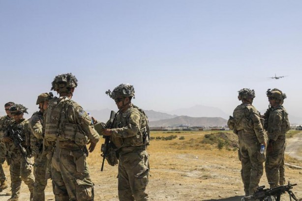 Foto - Taliban’dan kaçanlara utanç verici öneri! Dünya bu milyarderi konuşuyor