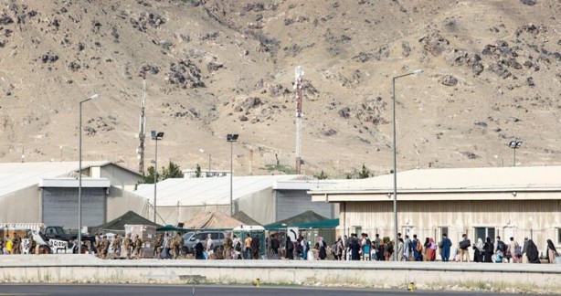Foto - Taliban’dan kaçanlara utanç verici öneri! Dünya bu milyarderi konuşuyor