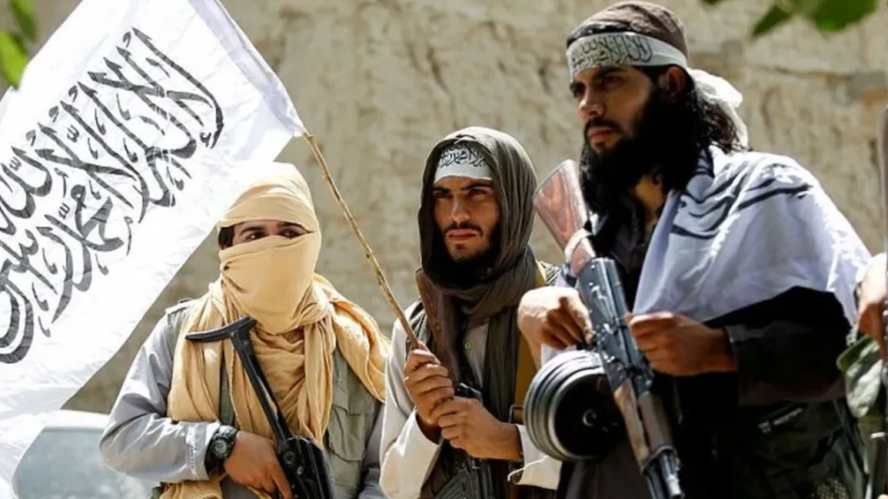 Foto - Taliban'dan o ülkeye 'size helal olsun' dedirten tehdit: Cihadımızdan ders alın