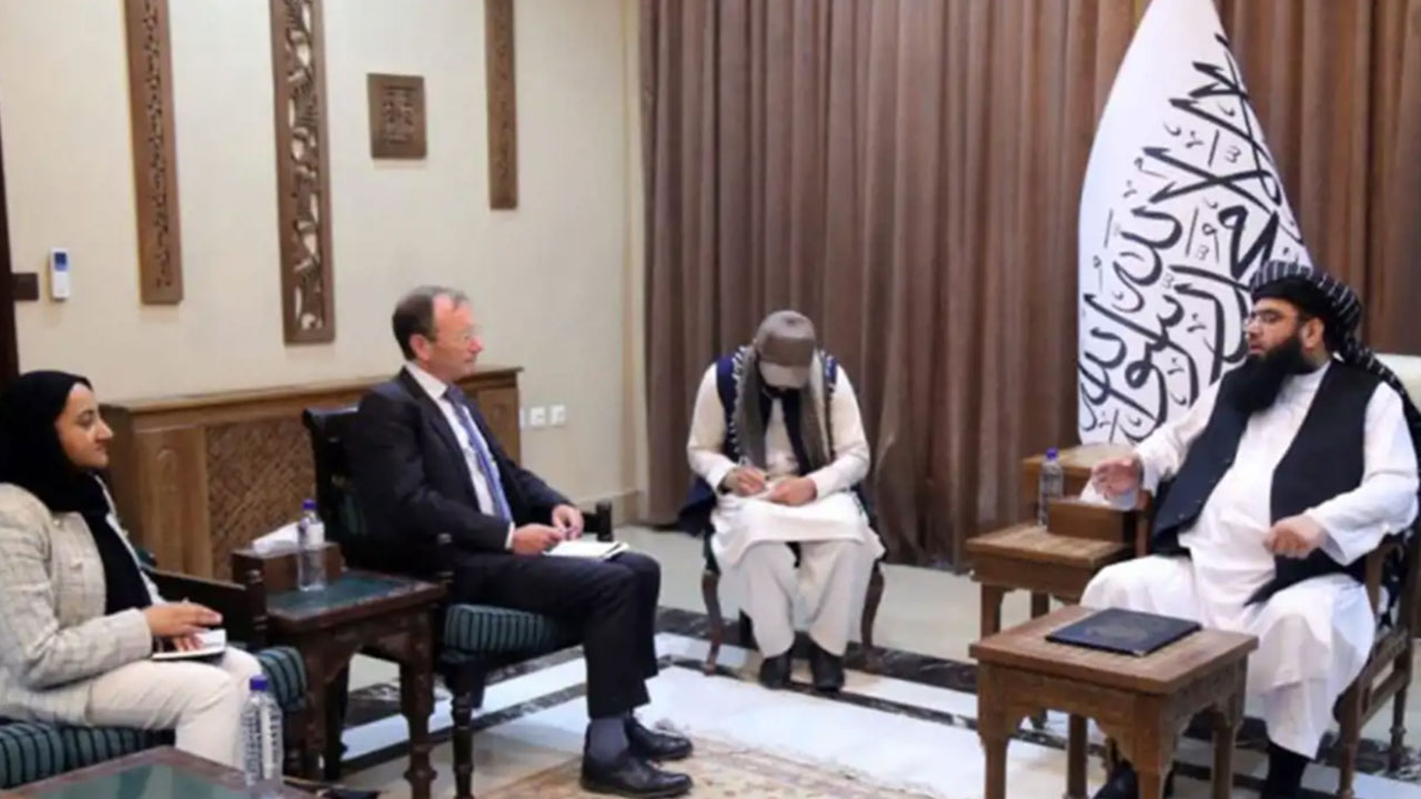 Foto - Taliban'dan o ülkeye 'size helal olsun' dedirten tehdit: Cihadımızdan ders alın