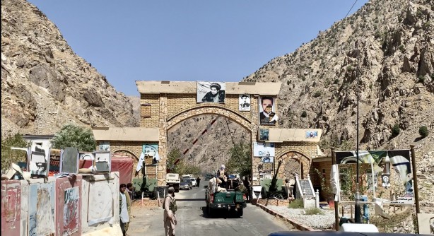 Foto - Taliban'ın kolundan o ülkede saldırı! Geçen gün ülkeye gelmişlerdi