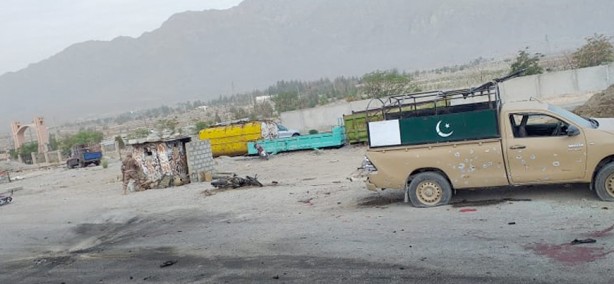 Foto - Taliban'ın kolundan o ülkede saldırı! Geçen gün ülkeye gelmişlerdi