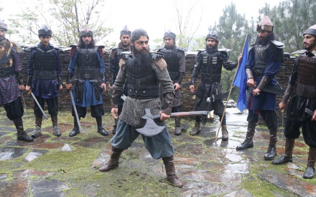 Foto - Taliban’ın kontrolüne girmişlerdi! Savaş bölgesinde TV’deki o Türk dizisi şaşkına çevirdi