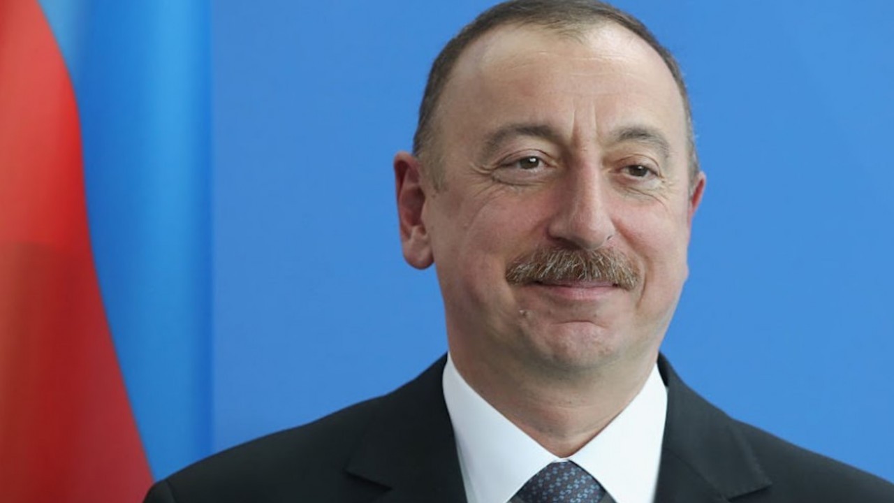 Foto - Talimatı Trump mı verdi? Aliyev'den 2 milyon dolarlık imza