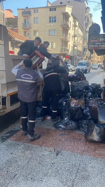 Foto - Tam 10 kamyon! Kötü kokan evden neler çıktı neler