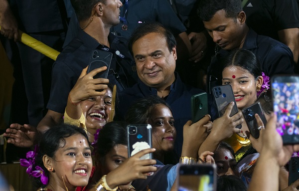 Foto - Tam 11 bin kişi toplandı! Hindistan’da ilginç bir rekor kırıldı