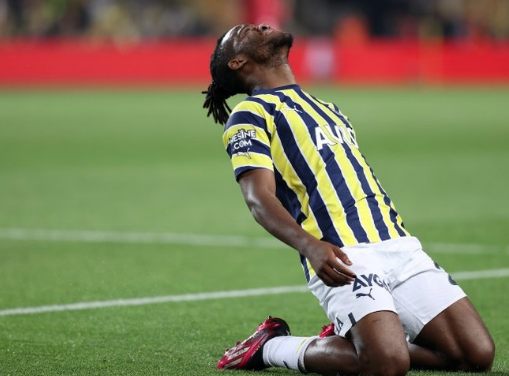 Foto - Tam 11 milyon Euro teklif: Yeni yıldızı oluyor! İsmail Kartal'ın hamlesi: Saha dolup taşacak!